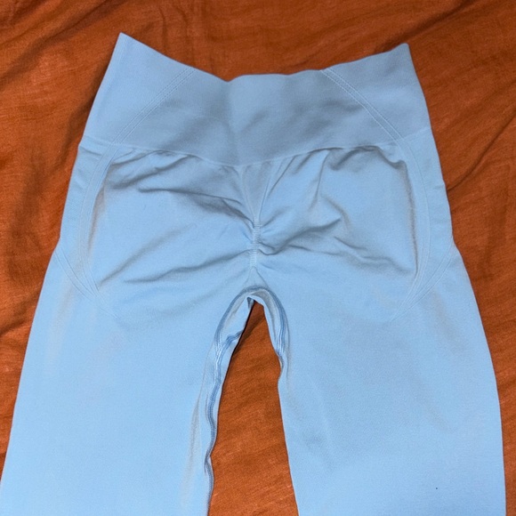 EFFORTLESSLIFT™ SEAMLESS FLARED BOTTOMS WITH WHITE LOGO - Picture 6 of 8